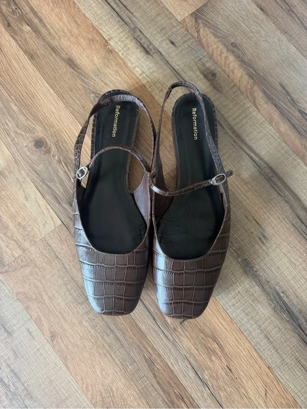 EUC Reformation Claire Slingback Mules in Croc-embossed Leather - Picture 5 of 8